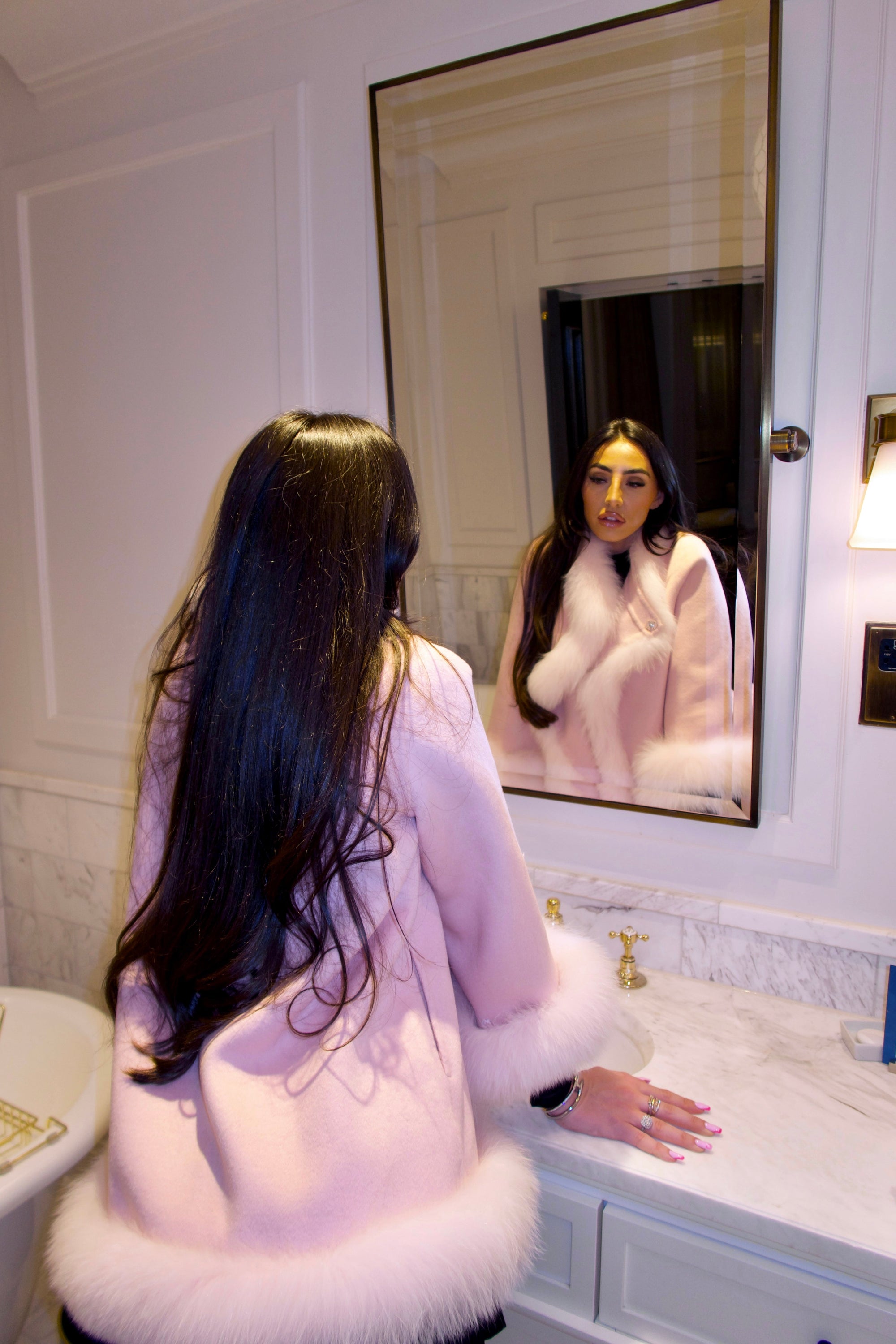 Cashmere wool coat made with real fur collar & cuffs. Fur coat with collar. Cashmere jacket. Cashmere coat with fur. Fur coat. Women's real fur cashmere coats, luxurious coats with fur, and elegant fur coats. Made from the highest quality of soft cashmere and wool blends. winter fashion. winter outfit. fur coat outfit